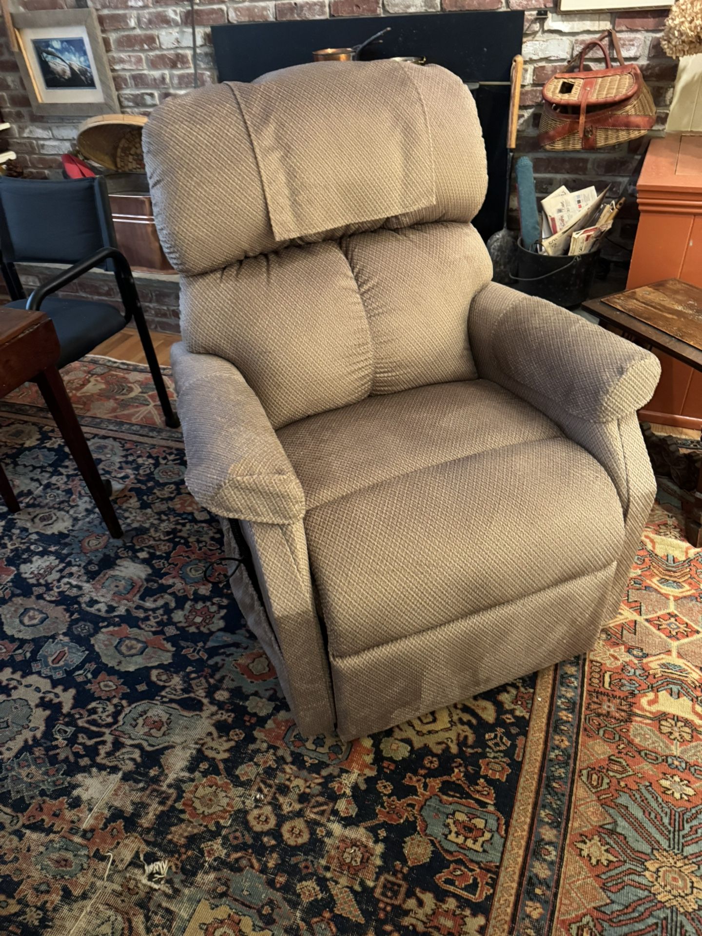 Golden Power Recliner