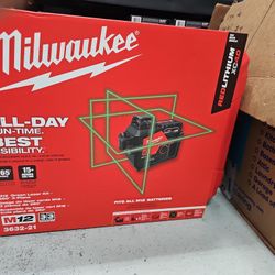 Milwaukee
M12 12-Volt Lithium-Ion Cordless Green 250 ft. 3-Plane Laser Level Kit with One 4.0 Ah Battery, Charger and Case