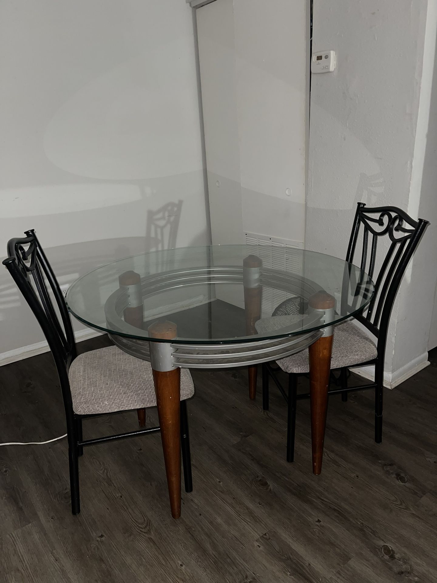 DINING ROOM TABLE