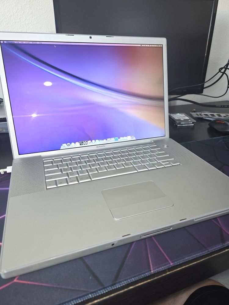 Macbook Pro Old Works No Battery No Charger 