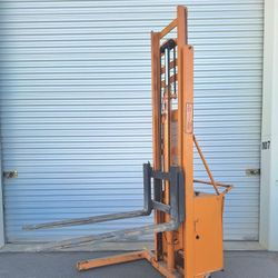 Forklift- 2000 Lb Capacity Up To 10 Feet High
