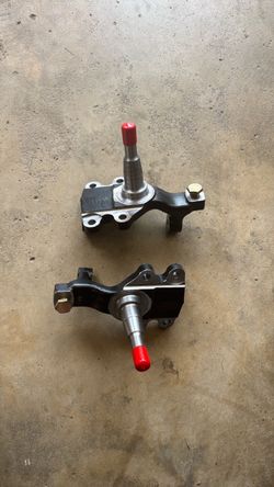 Pair of Steering Knuckles with Spindles