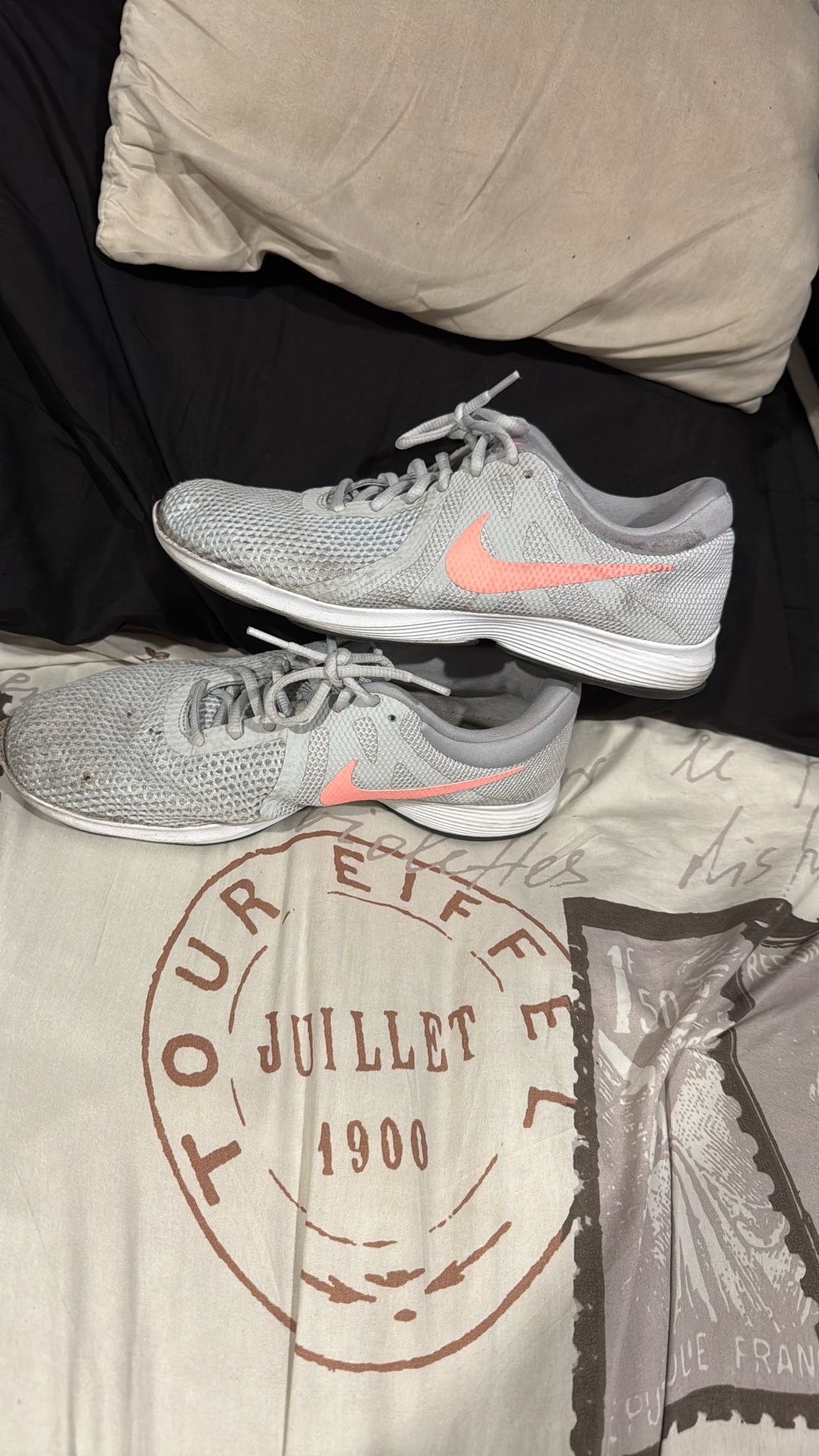 Nike Tennis Shoes
