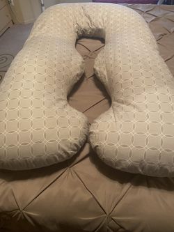 Pregnancy Pillow, Like New