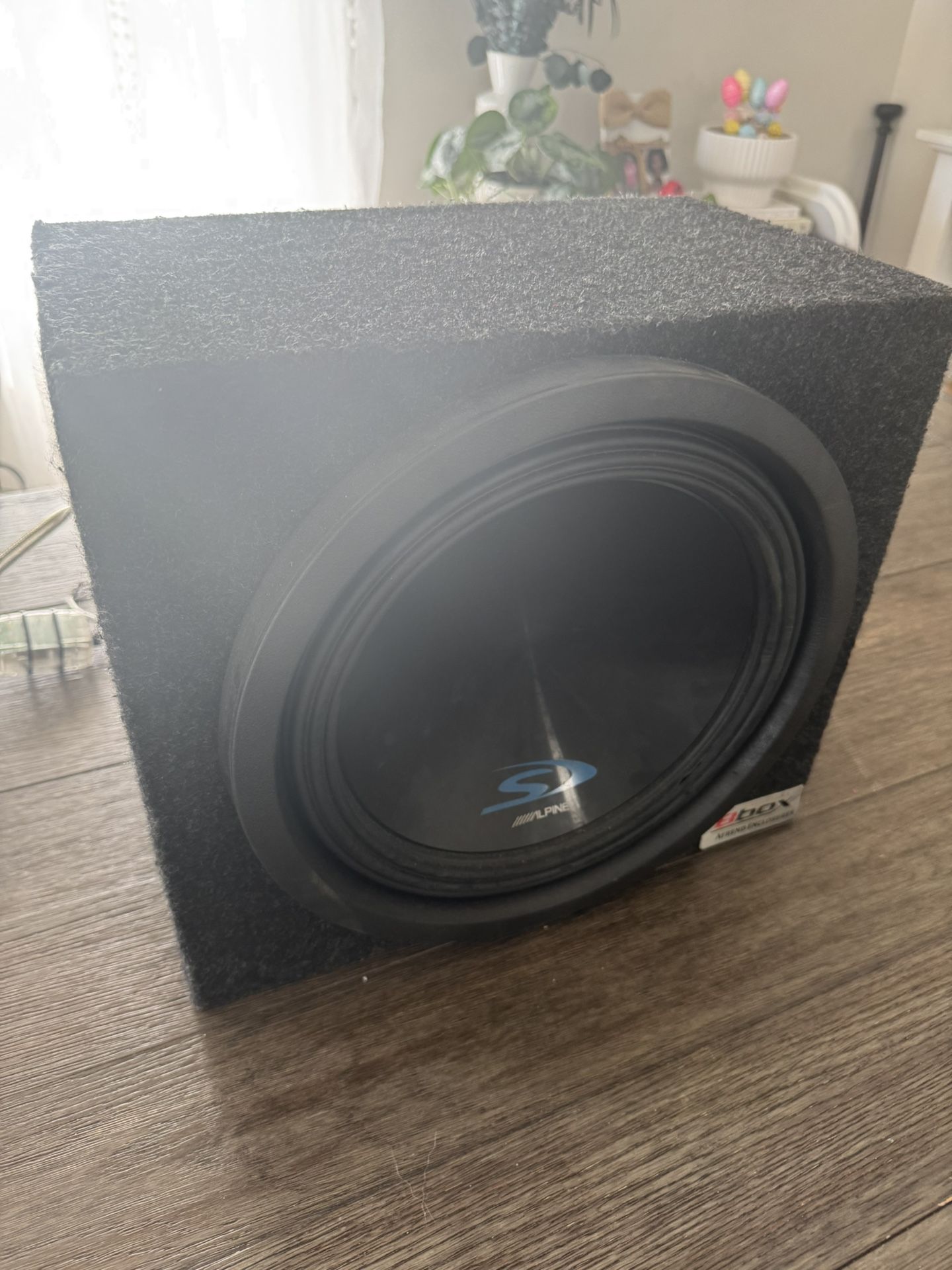 JL Audio JX250/1 monoblock amplifier And Alpine Subwoofer