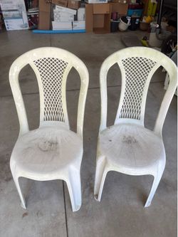 Plastic Outdoor Patio chairs 2 chairs