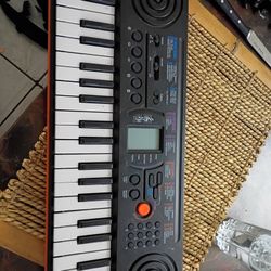 Casio SA-76 Mini Keyboard 
