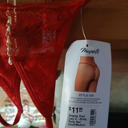 Pearl Lacey g-string panty red