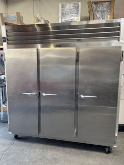 3 Door Refrigerator NEW COMPRESSOR Upright Reach In Traulsen G30010 On Wheels 120V #4836