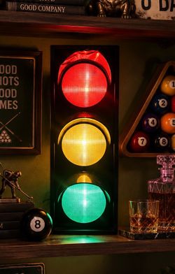 Vintage Traffic Light Table Lamp – Retro Bar / Man Cave Decor