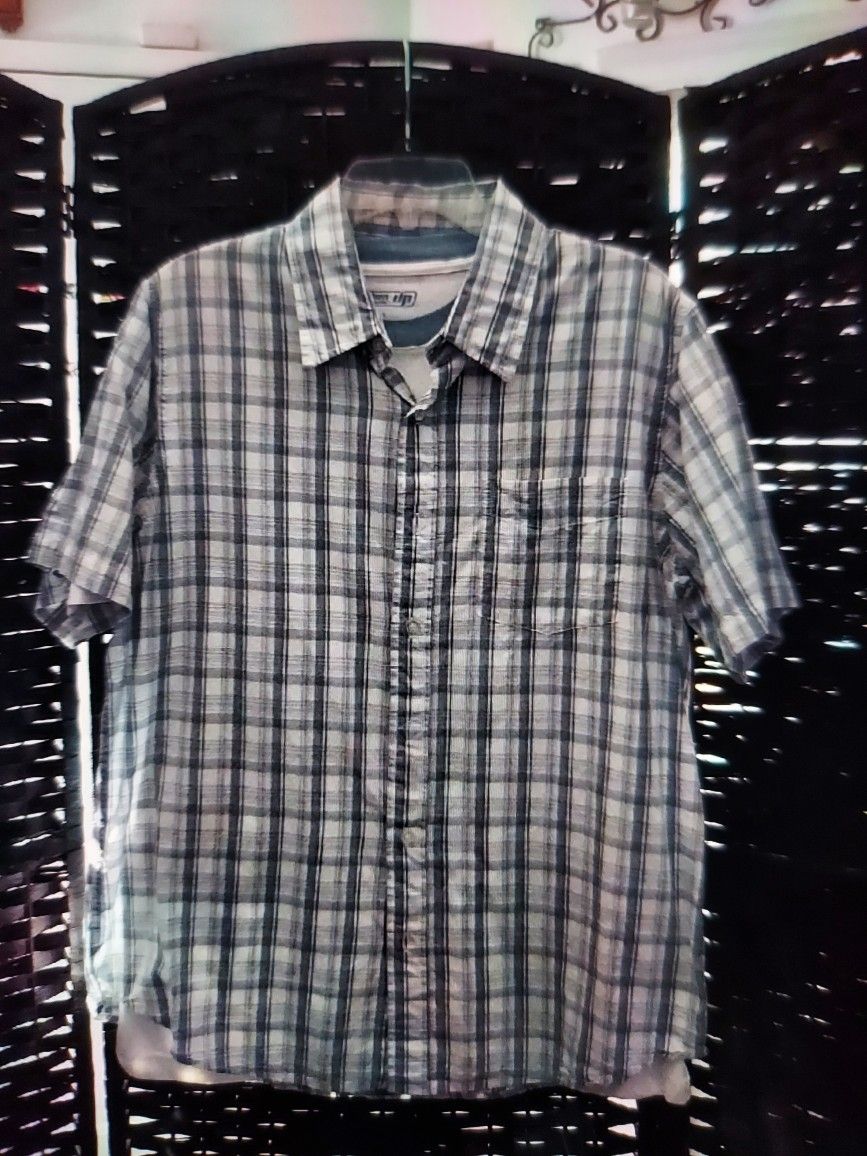 NEW Urban Pipeline Front Button Down Short Sleeve Shirt With T-Shirt Men's L