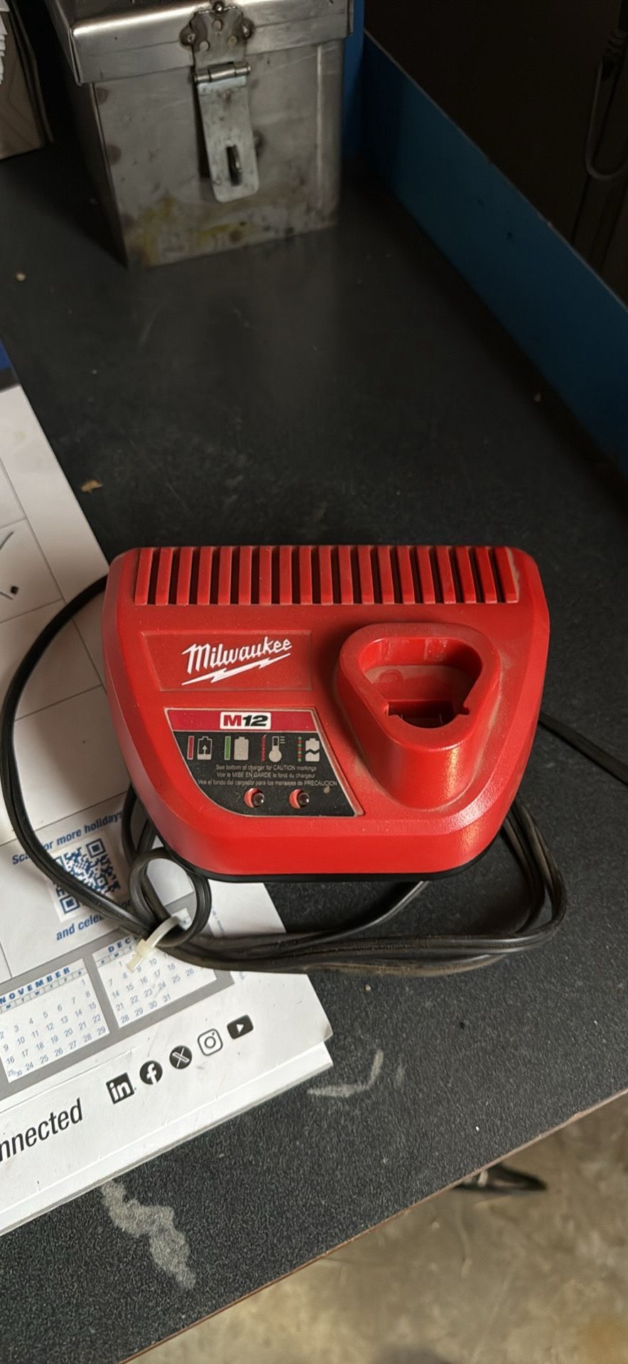 Milwaukee M12 Charger