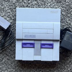 SNES w/ 2 controllers