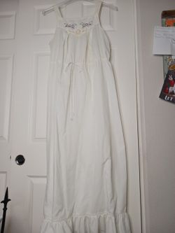 Gilead Nightgown Dress M White Vtg Cotton Lace Embroider Lightweight  boho Fairy