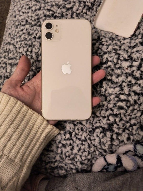 iPhone 11 64Gb Unlocked Good Condition like new