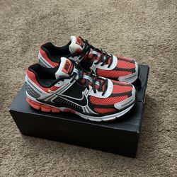 Nike Zoom Vomero 5 SE Bright Crimson/Black