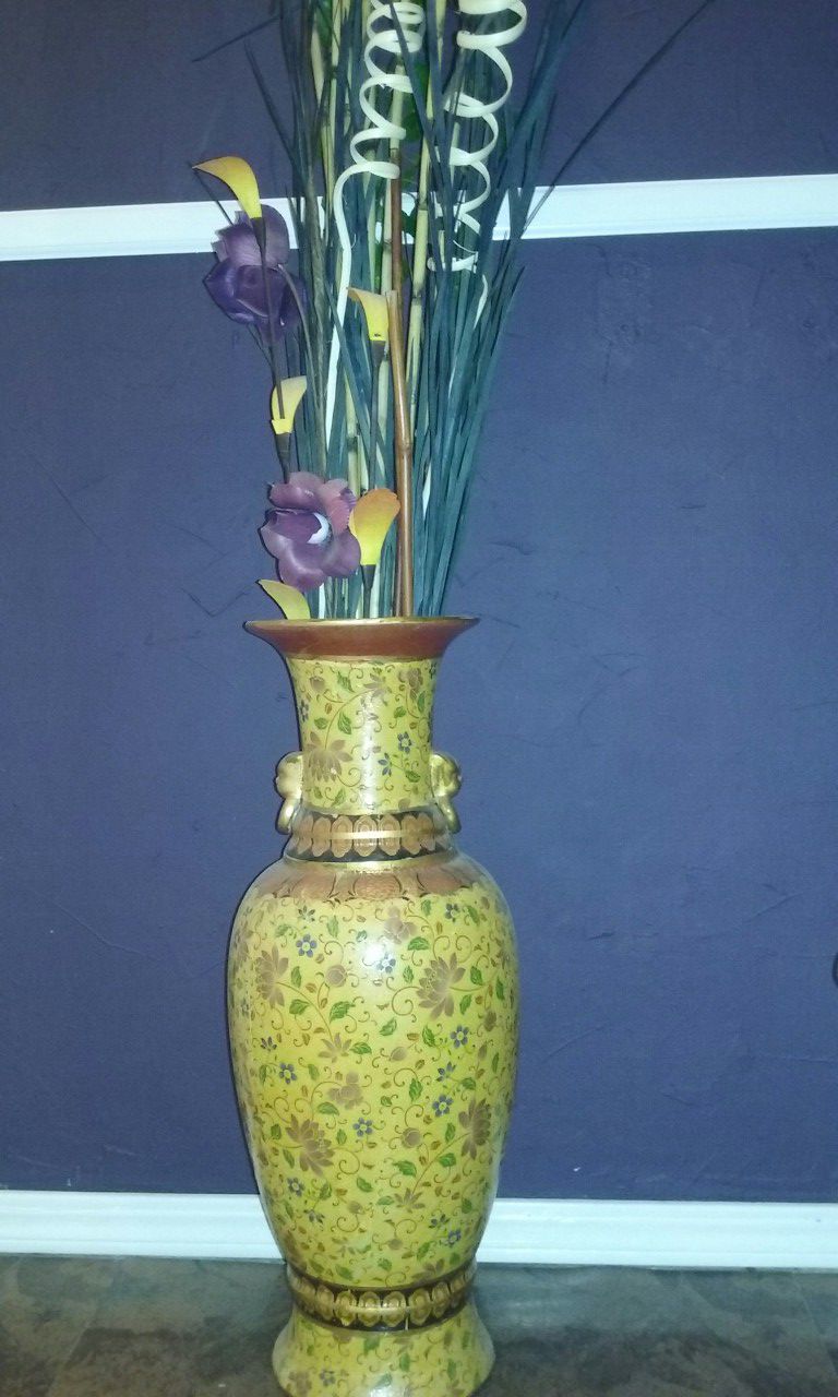 24 inch vase w/flowers