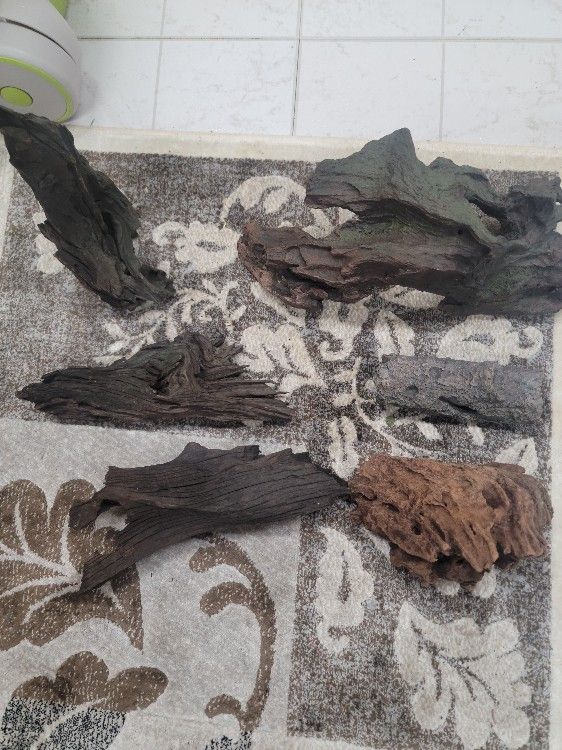 Aquarium Drift Wood And Other Pieces