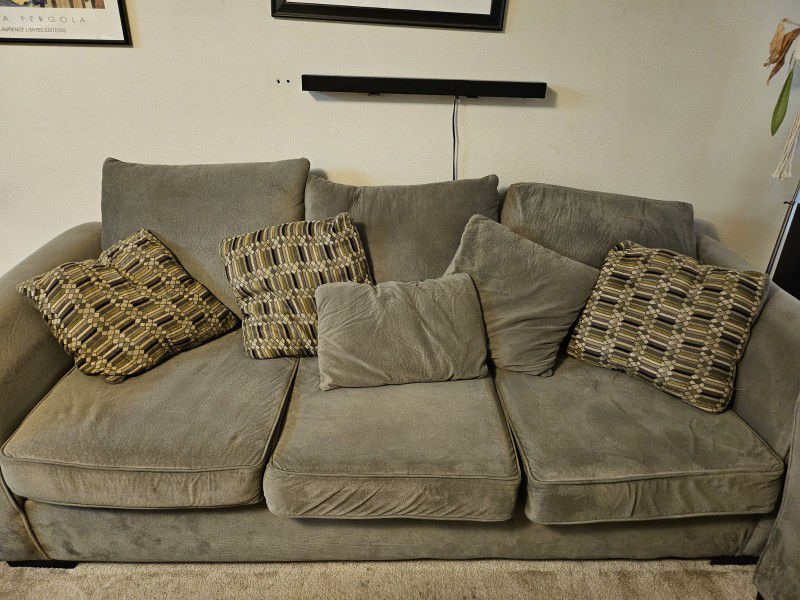 Large Couch Set With Pillows Complete