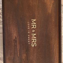 AW BRIDAL Wedding Champagne Flutes set 2 Mr and Mrs wedding bride groom gift box