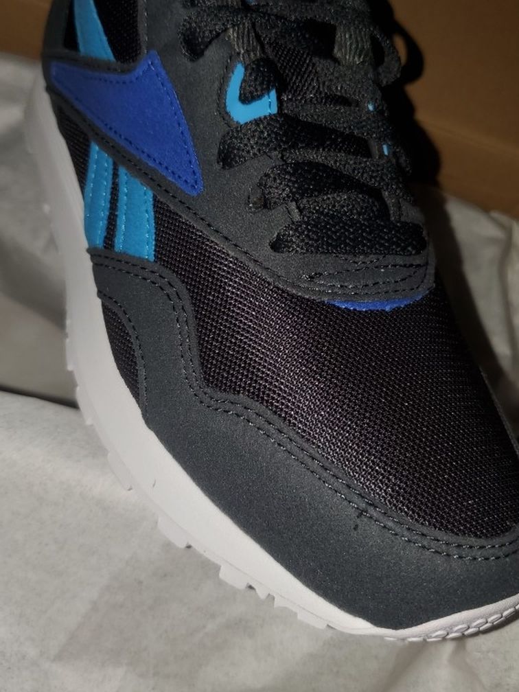 Reebok Men/youth Size 4