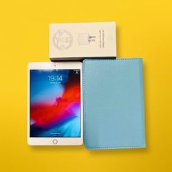 Apple iPad Mini 3 Excellent Condition With FREE Charger and Case