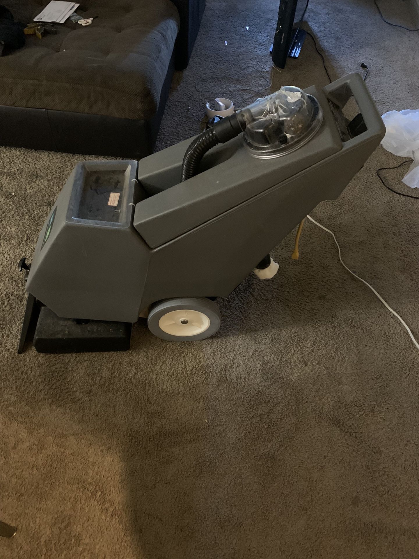 Carpet cleaner