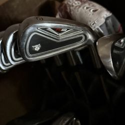 Taylormade R9 Irons With Wedges And A Putter 
