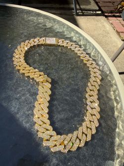 Moissanite vvs miami link chain necklace