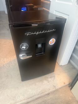 Mini fridge