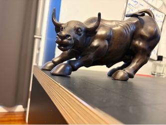 Wall Street Bull statue