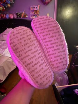 Croc slippers pink