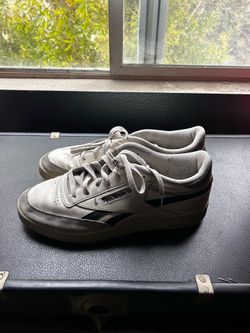 Grey size 12 Reebok’s tennis shoes