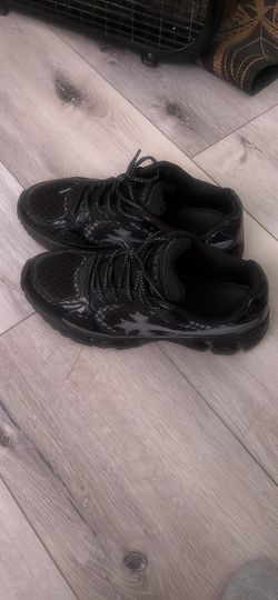 Bravest Studio Kross Kountry Runner Triple Black