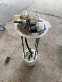 Fuel Pump Assembly For Chevrolet Silverado GMC Sierra 3500 HD 6.0L 2015-2016