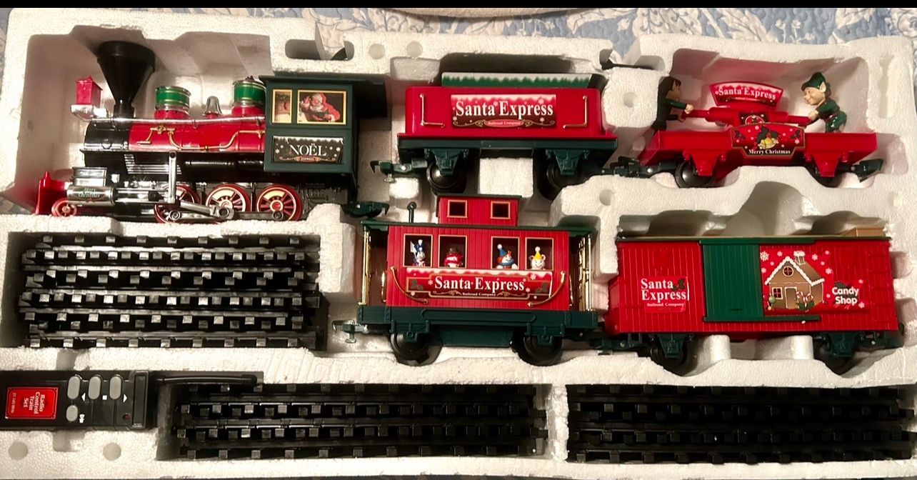 35 Piece SANTA EXPRESS Christmas Train Complete Tested