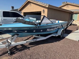 Mastercraft Stars and Stripes ski boat