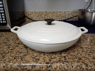 3.5 qt enameled cast iron pot