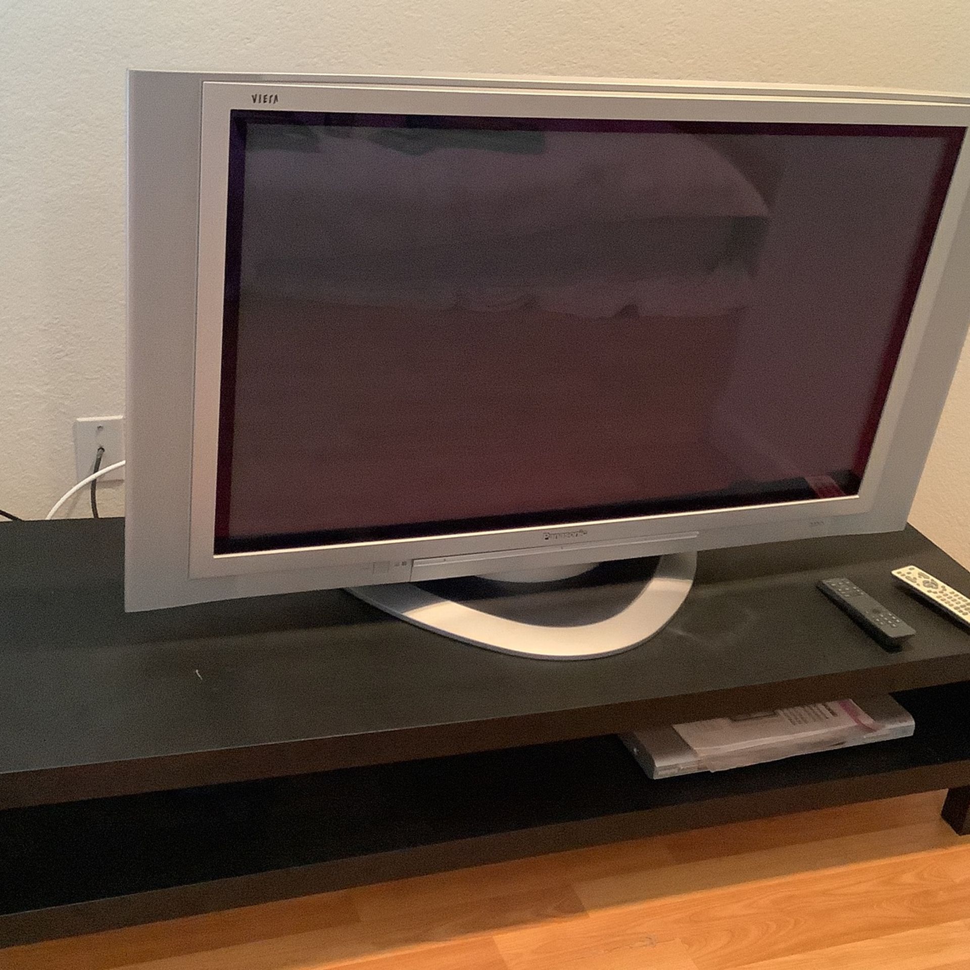 Panasonic Plasma Television Model TH-37PA20. Include Wood Table and Philips DVD 642