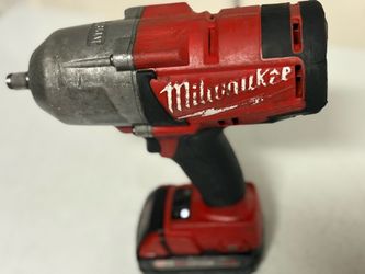 MILWAUKEE CAT 2763-20 HIGHI TORQUE WRENCH 1/2” WITH 3.0 AH BATTERY.