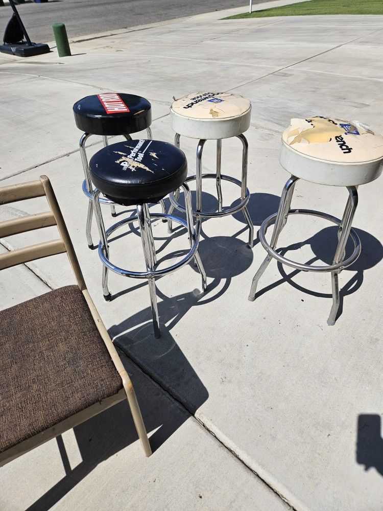 Garage stools and chair