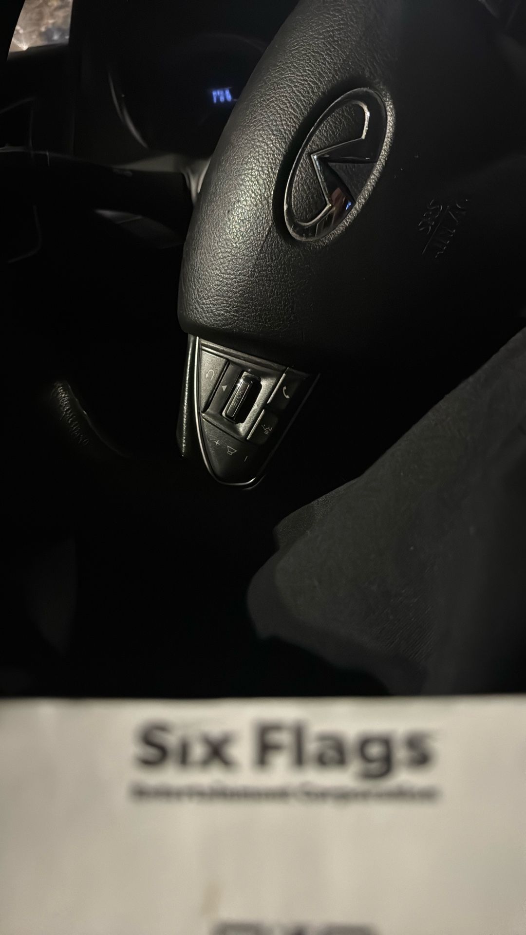 4 Tickets Six Flags or Knotts Berry Farm with parking