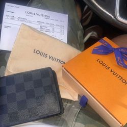 Louis Vuitton Wallet Used once $200 