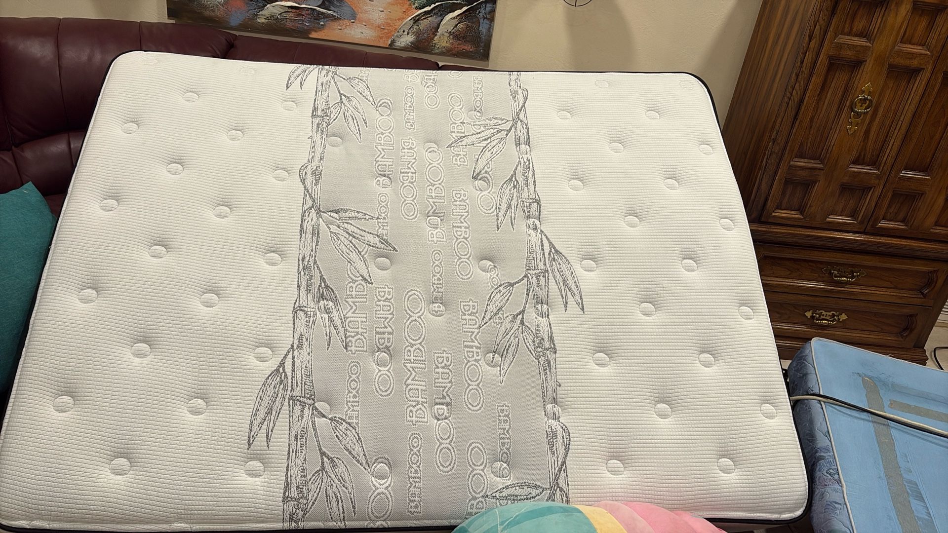 Recliner Bed. Brand New Mattress never use super clean.