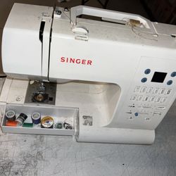 Singer Sewing Machine Model 7468