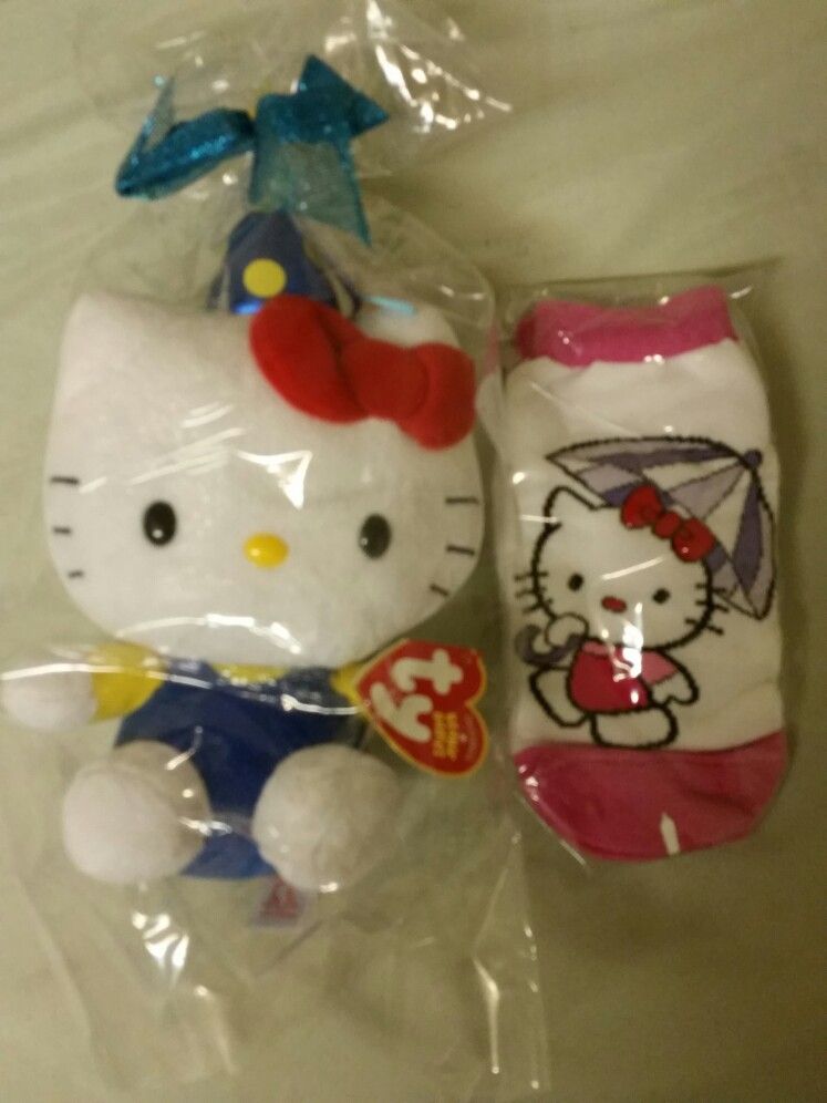New - Hello Kitty Beanie Baby And Socks