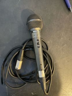 Samson Dynamic Handheld Microphone with XLR Cable