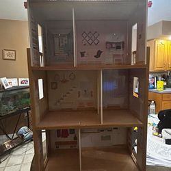 Doll House 