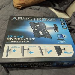Full Swivel Small TV Mount Upto 42"