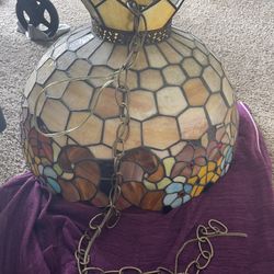 LARGE (Tiffany style) VINTAGE STAINED GLASS HANGING LAMP